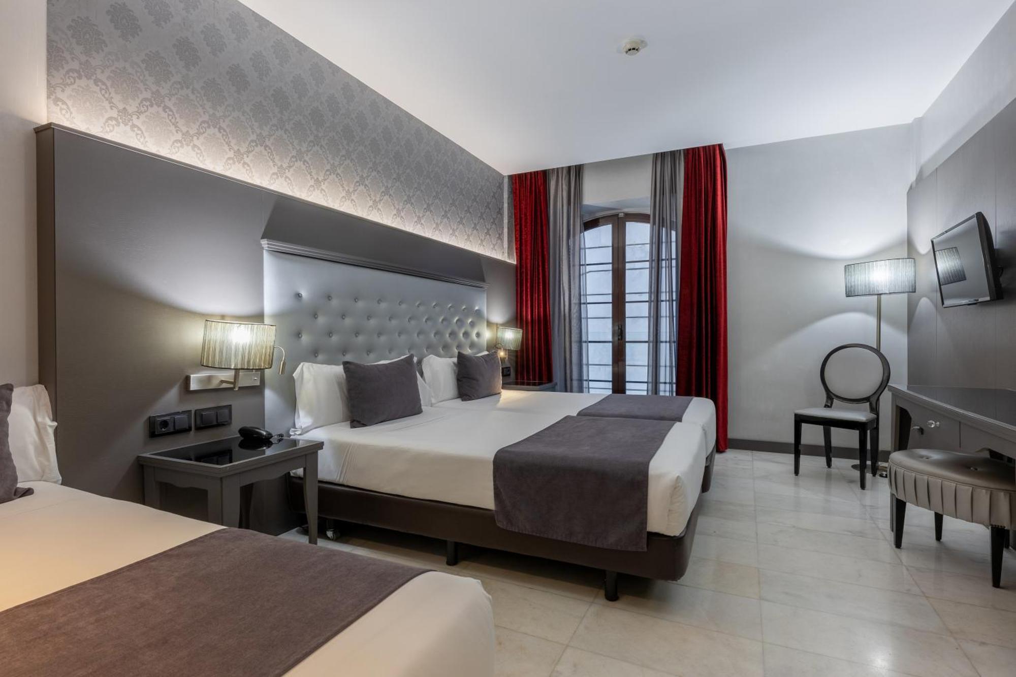 Ciutadella Hotell 4*